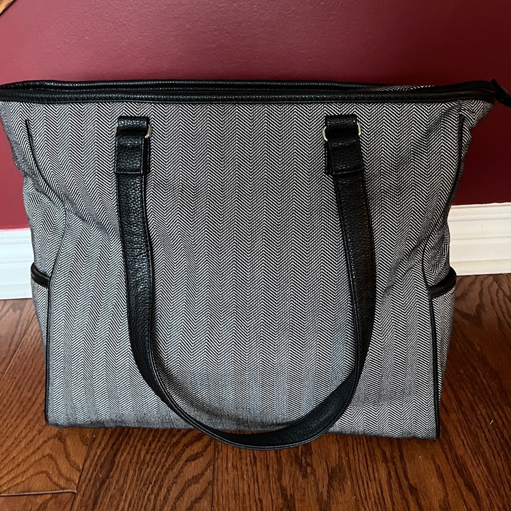 thirty-one! Gray & Black Tweed Tote! Full-zipper. Excellent condition!